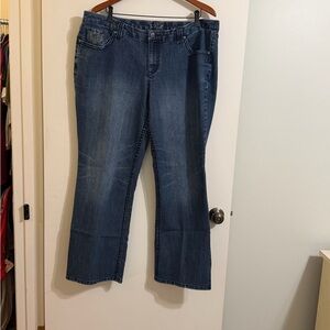 Apt. 9 Women's Boot Cut Jeans in Deep Blue size 16W